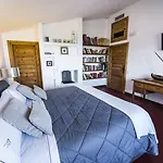 Rec De Palau מלון 3*